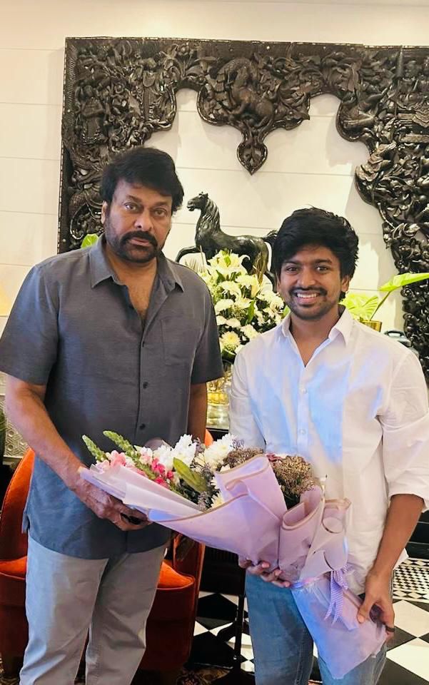 * మెగాస్టార్ చిరంజీవిని కలిసి అభినందనలు అందుకున్న ప్రముఖ సినీ డైరెక్టర్ ఎన్.శంకర్ కుమారుడు దినేష్ మహీంద్ర