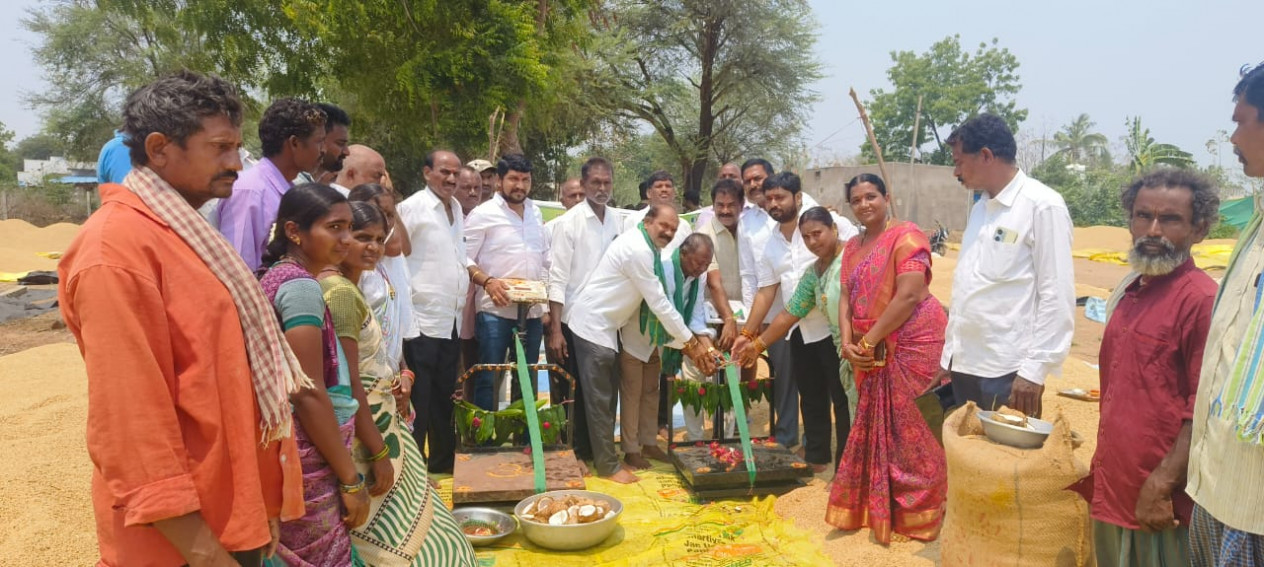దళారులను నమ్మి మోసపోవద్దు