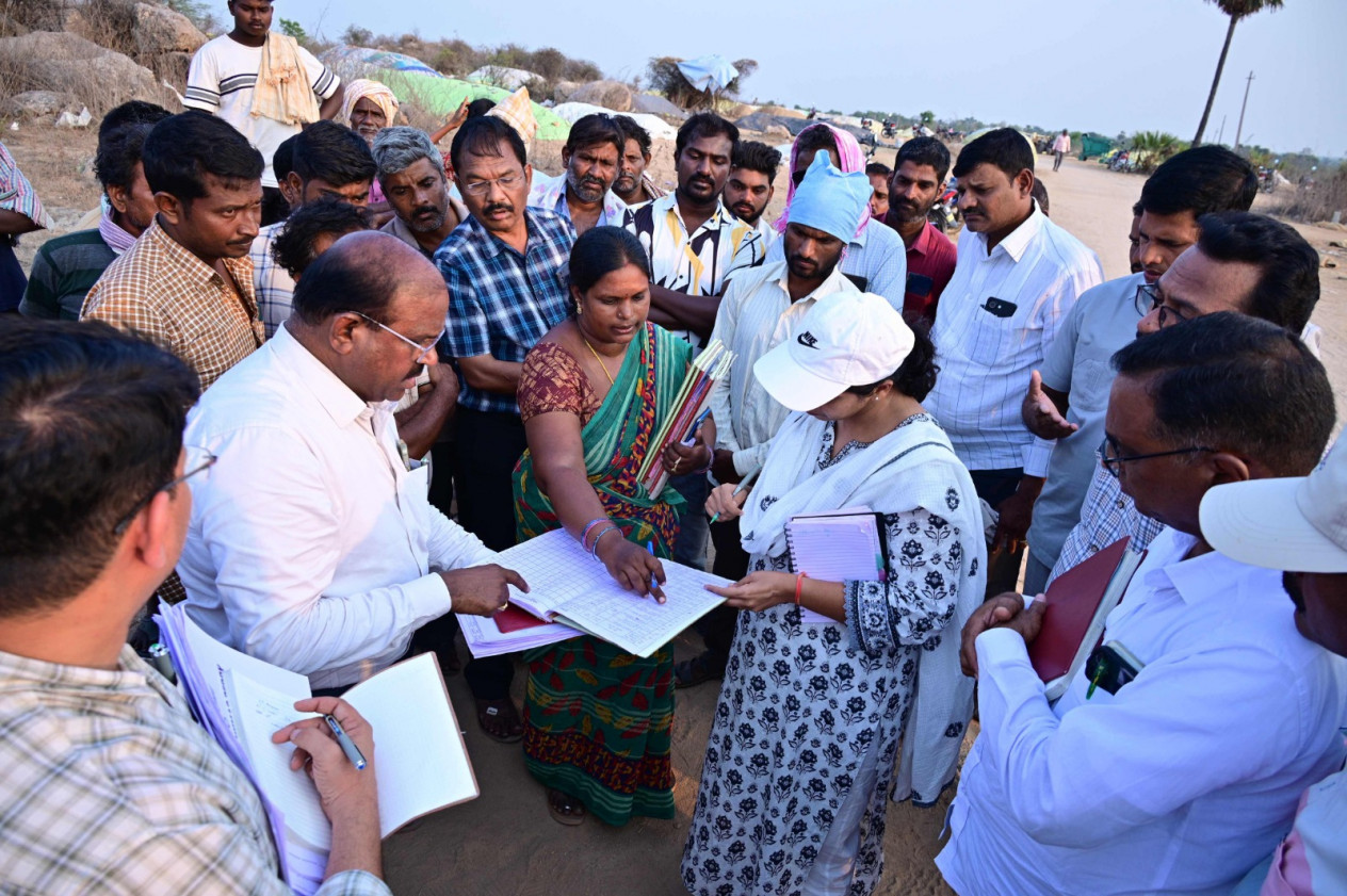 రవి ధాన్యం కొనుగోలు సక్రమంగా నిర్వాహనకు సమన్వయంతో పనిచేయాలి .