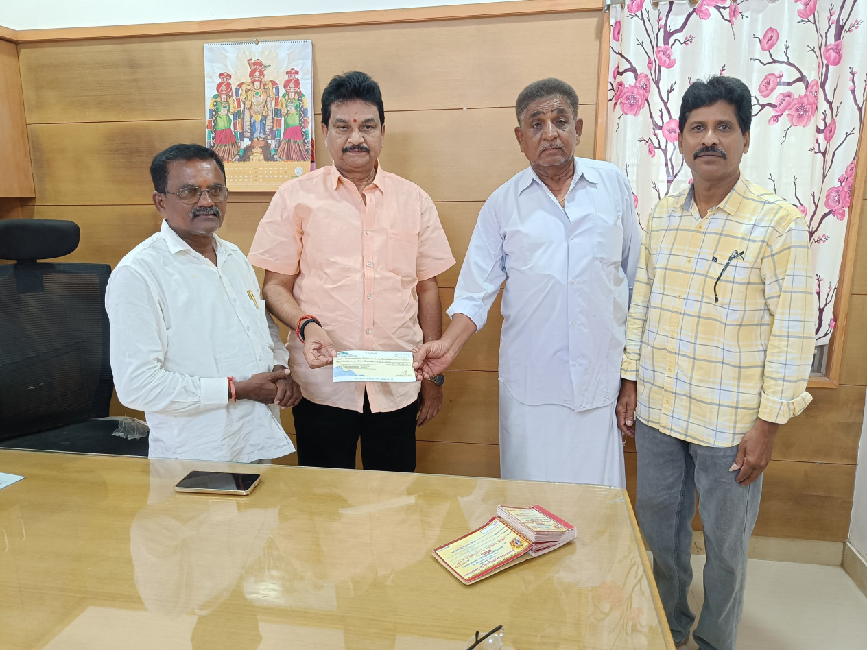 శివాలయం పునర్ నిర్మాణానికి 75వేల విరాళం అందజేసిన బండ్ల రాజశేఖర్ రెడ్డి
