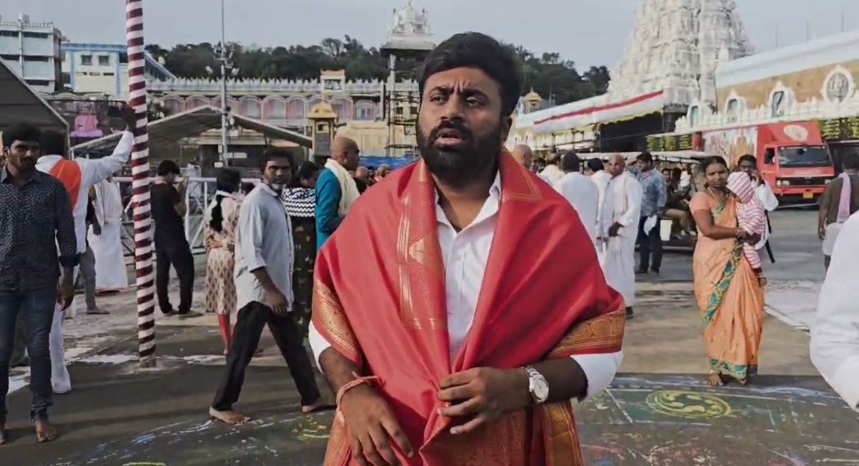 తిరుమలలో శ్రీవారి సన్నిధిలో కె.వి.ఎన్ ప్రొడక్షన్స్ నిర్మాత ఎన్.కె.లోహిత్ దర్శనం!