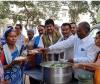 లయన్స్ క్లబ్ ఆధ్వర్యంలో ఉచిత అల్పాహారం దుప్పట్ల పంపిణీ.