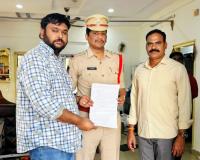 ఇంటి వద్దే సైబరాబాద్ పోలీసుల ఎఫ్‌ఐఆర్ నమోదు