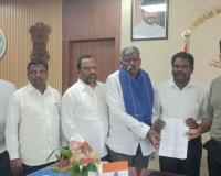 పట్టాలు ఉన్నా కూలగొట్టారు.    బి సి మహిళ ఇంటిపై బహిరంగ దౌర్జన్యం.