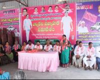 బీఆర్ఎస్ లో భారీగా  చేరికలు  గులాబీ తీర్థం పుచ్చుకున్న.