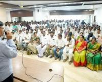 జనం మెచ్చిన వారికే టికెట్లు..