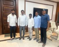 పోగులేటి శ్రీన్ననతో  ఇమ్మడి తిరుపతి రావు 