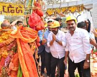 మేడారం జాతరలో సమ్మక్క-సారలమ్మను దర్శించిన ఎమ్మెల్యే నాయిని…