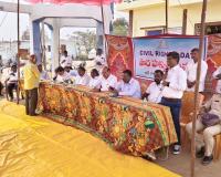 * ప్రజల సమస్యలను ఎప్పటికప్పుడు పరిష్కరించేందుకు అధికారులు ఎప్పుడు సిద్ధంగా ఉంటారు - జిల్లెడ్ చౌదరిగూడ మండలం తహాసిల్దార్ జగదీశ్వర్ *           