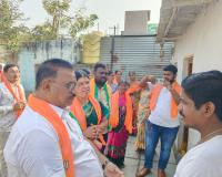 ఆదరించి గెలిపిస్తే సమస్యలు పరిష్కరిస్తా.