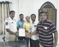 శివరాంపల్లి పిల్లర్ నెంబర్ 274 వద్ద  ట్రాఫిక్ సమస్య పరిష్కరించండి.                                                                