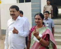 ప్రగతి జూనియర్ కళాశాలలో ఓటు వినియోగించుకున్న