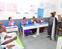 భూత్పూర్ బీబీ మున్సిపాలిటీలో పోలింగ్ కేంద్రాలను సందర్శించిన జిల్లా కలెక్టర్ విజయేందిర బోయి