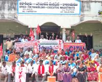 కేంద్ర ప్రభుత్వం తీసుకువచ్చిన కార్మిక వ్యతిరేక నాలుగు లేబర్ కోడ్స్  రద్దు చేయాలి.