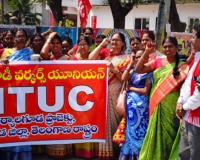 మిర్యాలగూడ సబ్ కలెక్టర్ కార్యాలయం ముందు  కార్మిక సంఘాల నిరసన.