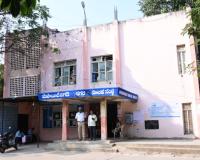 పాలమూరు కార్పొరేషన్ లో క్యాంపు రాజకీయాలు మొదలు..! - కాంగ్రెస్ కార్పొరేటర్ లను ఆంధ్రప్రదేశ్లోని చీరాలకు తరలించిన నాయకులు 