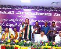 కార్పొరేటర్లు అంకితభావంతో పనిచేయాలి.  పార్టీలకతీతంగా అభివృద్ధి.