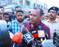 నల్లగొండకు గుండె కాలాంటి ప్రకాశం బజార్ లో ట్రాఫిక్ ను నియంత్రించేందుకే ఫుట్ పాతుల తొలగింపు.