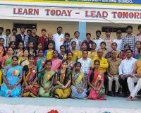 ఉపాధ్యాయులై ఆకట్టుకున్న విద్యార్థులు