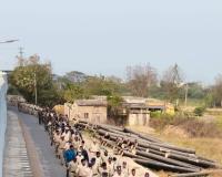 మంత్రి వాహనంపై దాడి చేసిన వారిపై కేసు నమోదు 