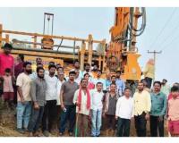 ఎం పీ నిధులతో చేతి పంపు ఏర్పాటు