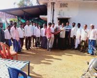 బాధిత కుటుంబానికి అండగా నిలిచిన  కారేపల్లి మండల కాంగ్రెస్ నాయకులు