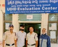 రక్షణే కాదు,,సేవలోనూ ఖాకీలు ముందు వరుసలో