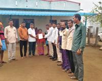 మర్లబాయి తండా లో సీఎంఆర్ఎఫ్ చెక్కు అందజేత