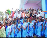 కొండ్రపోల్ గ్రామంలో ఇందిరమ్మ ఇళ్ళు ప్రారంభించిన.