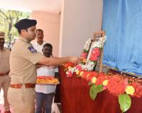 శ్రీపాదరావు సేవలు చిరస్మరణీయం: వరంగల్ సీపీ