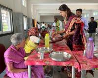 వృద్ధాశ్రమంలో జన్మదిన వేడుకలు