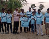 తేగడ గ్రామ యువతకు వాలీబాల్ కిట్ అందజేత.