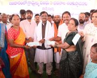 మహిళా సంక్షేమానికి కాంగ్రెస్ ప్రభుత్వం మొదటి ప్రాధాన్యత...