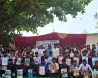 పదో తరగతి విద్యార్థులకు విద్యా సామగ్రి పంపిణీ