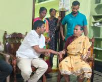 జడ్చర్ల నరసింహ యాదవ్ కుటుంబాన్ని టీపీసీసీ ఓబీసీ కన్వీనర్ కేతురి వెంకటేష్ పరామర్శ