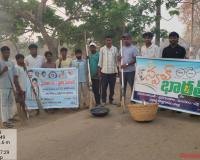 మాజీ సర్పంచ్ చలపతి ఆధ్వర్యంలో స్వచ్ఛ భారత్ పారిశుద్ధ్య పనులు