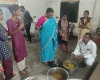 పోస్ట్ మెట్రిక్ బాలికల వసతి గృహాలపై కలెక్టర్ ఆకస్మిక తనిఖీ