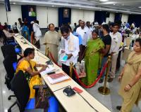 ప్రజావాణి దరఖాస్తులను సత్వరమే పరిష్కరించాలి... జిల్లా రెవెన్యూ అధికారిణి పద్మశ్రీ