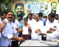 సీఎంఆర్ఎఫ్ చెక్కును అందజేసిన షాద్నగర్ ఎమ్మెల్యే వీర్లపల్లి శంకర్