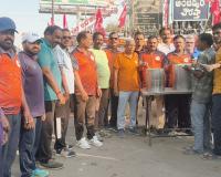 వాకర్స్ అసోసియేషన్ ఆధ్వర్యంలో అల్పాహారం పంపిణీ. 