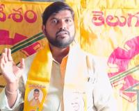 ఇంధన కొరత ఉదంతం తో ఇబ్బంది పడుతున్న ప్రజలు.