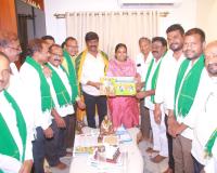 గాంధీ గ్లోబల్ ఫ్యామిలీ ఆధ్వర్యంలో ప్రభుత్వ విప్ నకిరేకల్ ఎమ్మెల్యే వేముల వీరేశం కు ఘన సన్మానం.