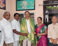 రతంగ్ పాండురెడ్డి నీ సన్మానించిన మండల నాయకులు