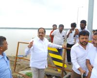 ఆగష్టు నెలలో గోదావరి 2వ వంతెనపై రాకపోకలు పునరుద్ధరిస్తాం : మంత్రి తుమ్మల నాగేశ్వరరావు