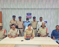 అంతర్‌రాష్ట్ర వాహన దొంగ అరెస్ట్.. రూ.10 లక్షల విలువైన కార్లు, బైక్ స్వాధీనం