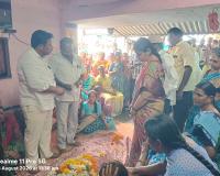 కన్నీటి వేళ కొండంత అండ.. 