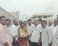 అమెరికా పర్యటన ముగించుకుని స్వదేశానికి చేరుకున్న డా.రసమయి బాలకిషన్‌కు ఘన స్వాగతం