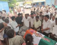బేగంపేటలో సీఆర్పీఎఫ్ హెడ్ కానిస్టేబుల్ సత్తయ్యకు రసమయి బాలకిషన్ నివాళి