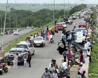 ఎస్సారెస్పీపై పర్యాటకుల సందడి