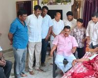 సర్దార్ మియాను పరామర్శించిన మాజీ మంత్రి శ్రీ సింగిరెడ్డి నిరంజన్ రెడ్డి .